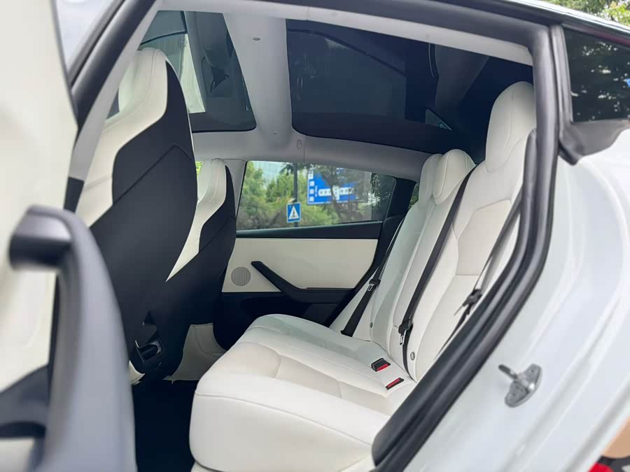 Model 3 2024 High Performance AWD - zdjęcie 7