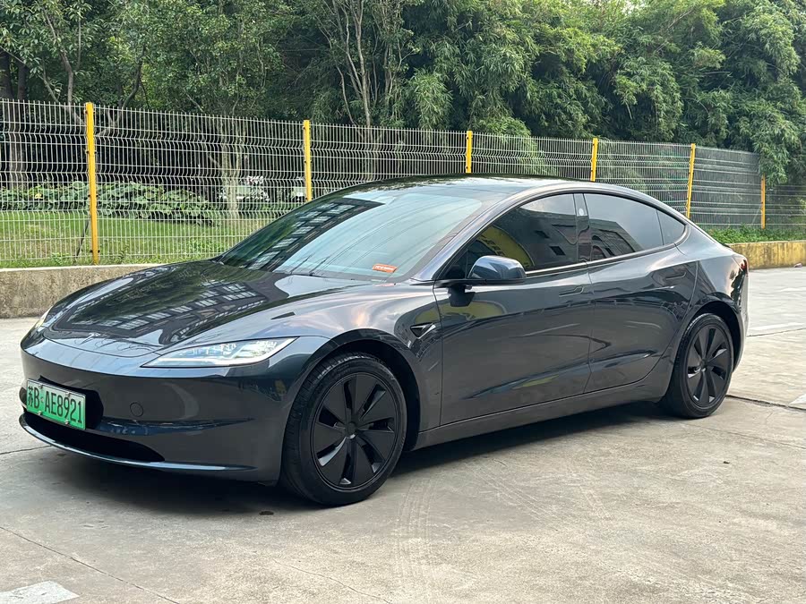 Model 3 2025 RWD - zdjęcie 1