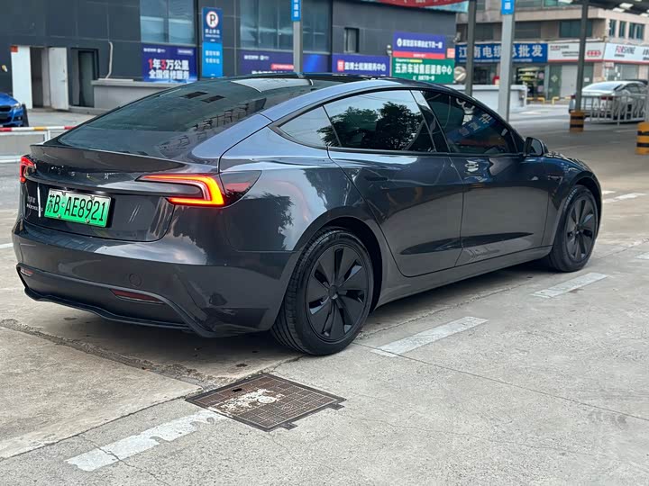 Model 3 2025 RWD - zdjęcie 18