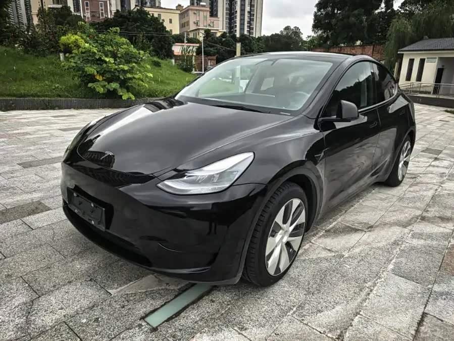 Model Y 2022 Facelift RWD - zdjęcie 1