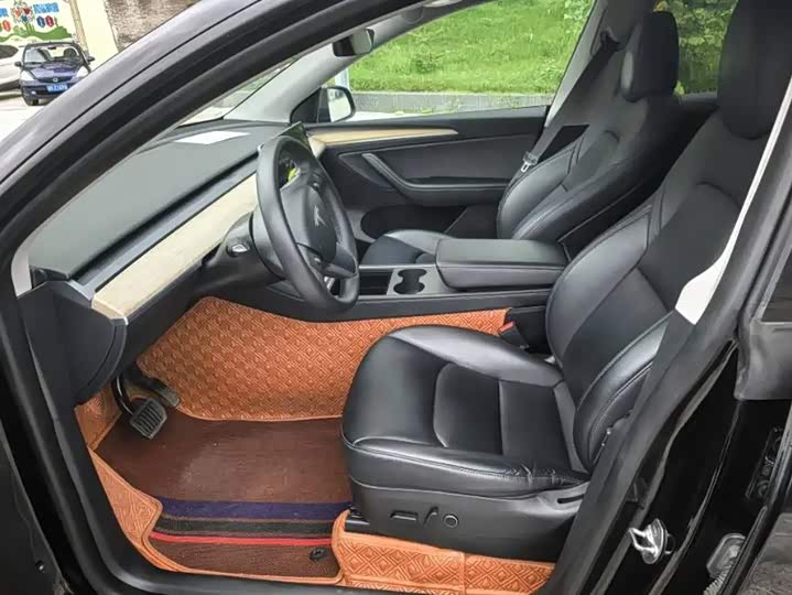 Model Y 2022 Facelift RWD - zdjęcie 15