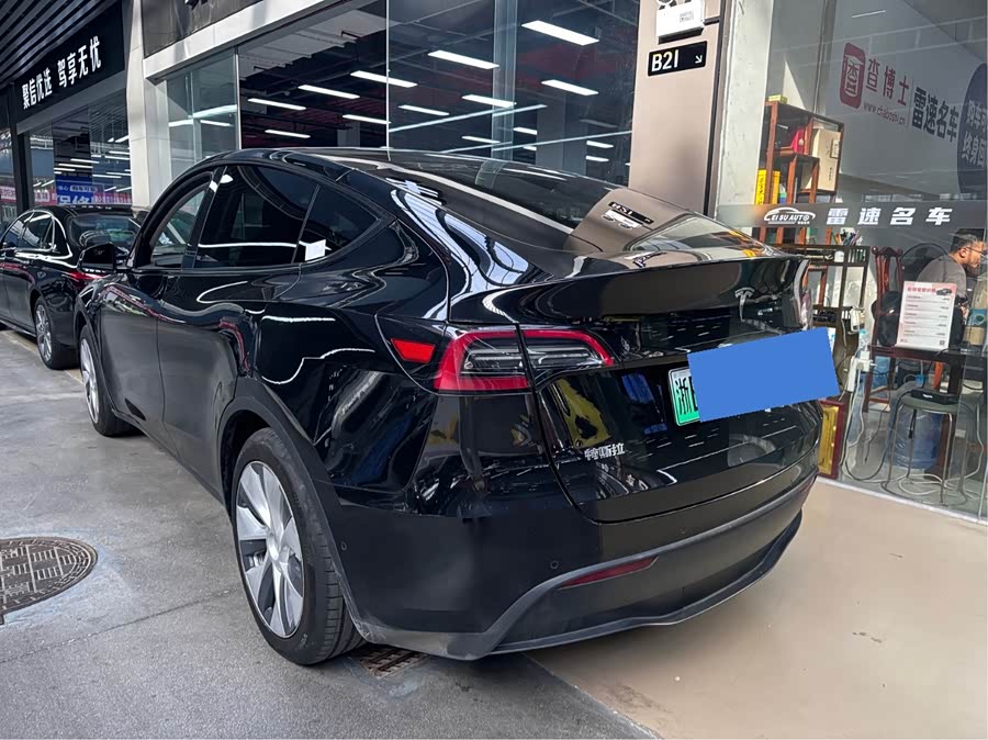 Model Y 2022 Facelift RWD - zdjęcie 15