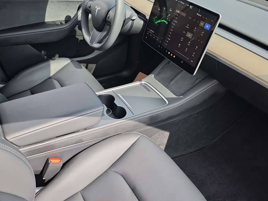 Model Y 2022 Facelift RWD - zdjęcie 15