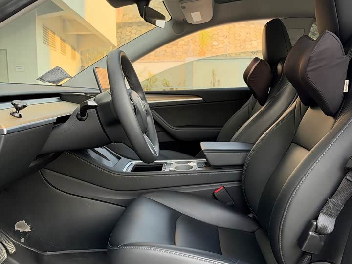 Model Y 2022 Facelift RWD - zdjęcie 18