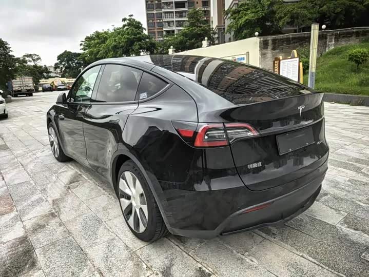Model Y 2022 Facelift RWD - zdjęcie 18