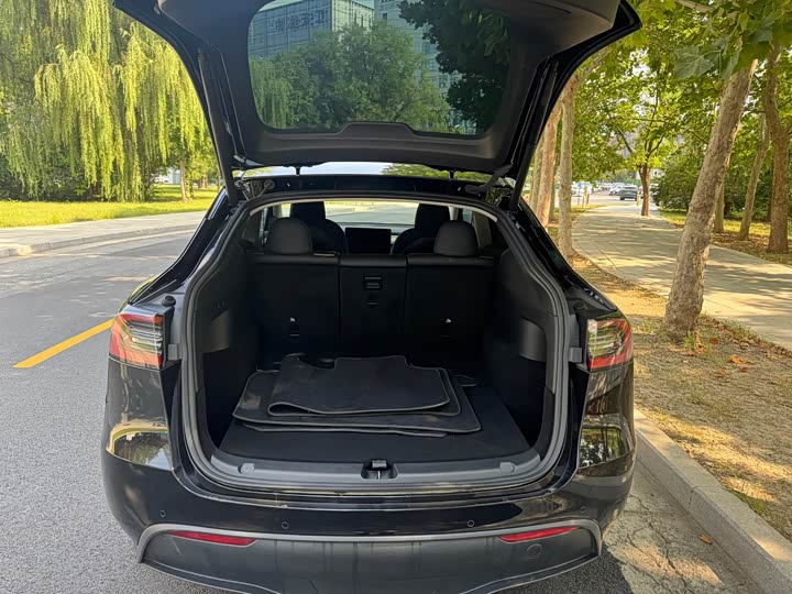Model Y 2022 Facelift RWD - zdjęcie 19