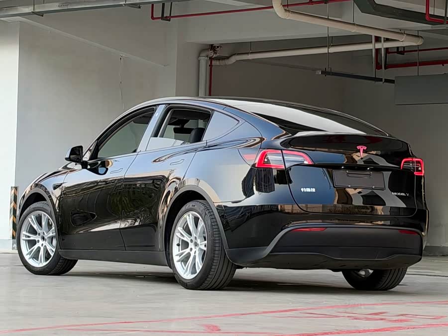 Model Y 2022 Facelift RWD - zdjęcie 4