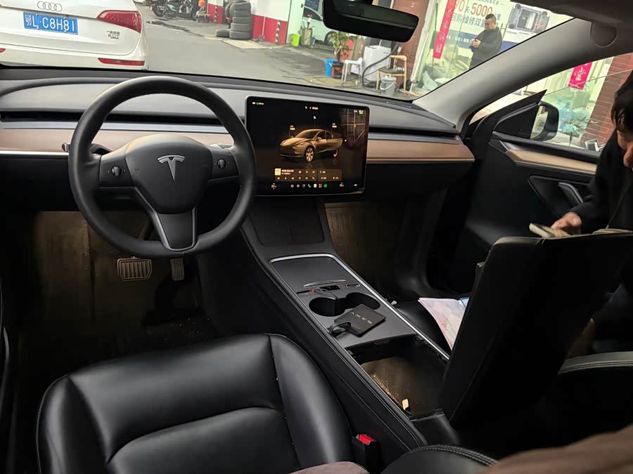 Model Y 2022 Facelift RWD - zdjęcie 4