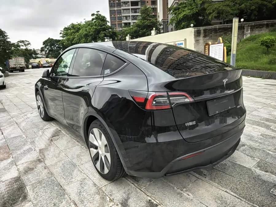 Model Y 2022 Facelift RWD - zdjęcie 9