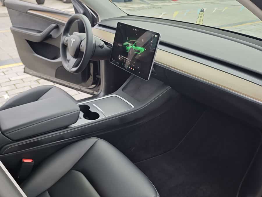 Model Y 2022 Facelift RWD - zdjęcie 10