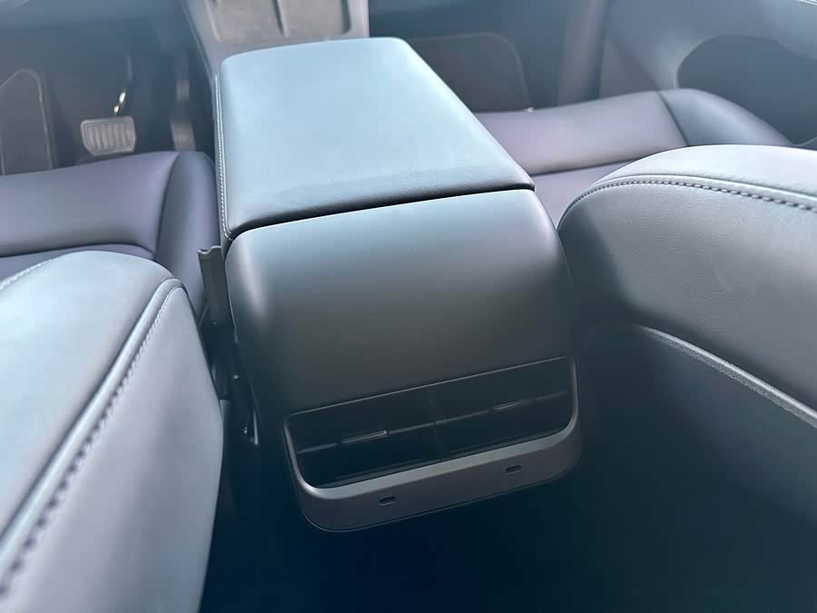 Model Y 2024 Long Range All-Wheel Drive Version - zdjęcie 17