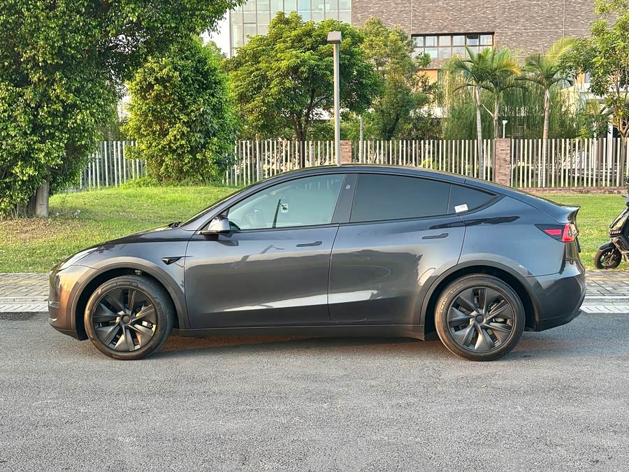 Model Y 2024 Long Range All-Wheel Drive Version - zdjęcie 3