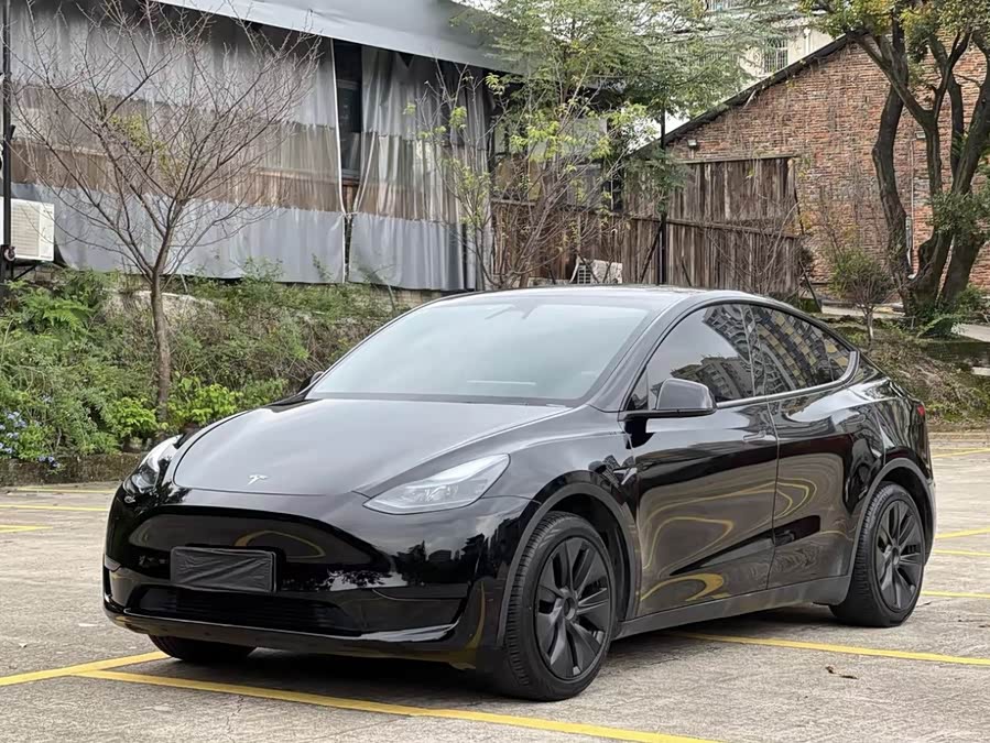 Model Y 2024 RWD - zdjęcie 1