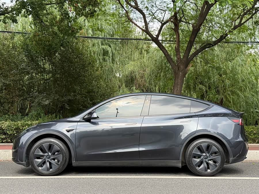 Model Y 2024 RWD - zdjęcie 2