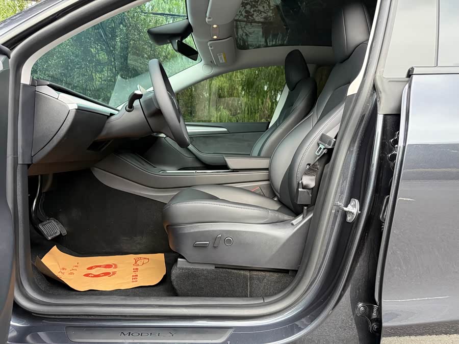 Model Y 2024 RWD - zdjęcie 11