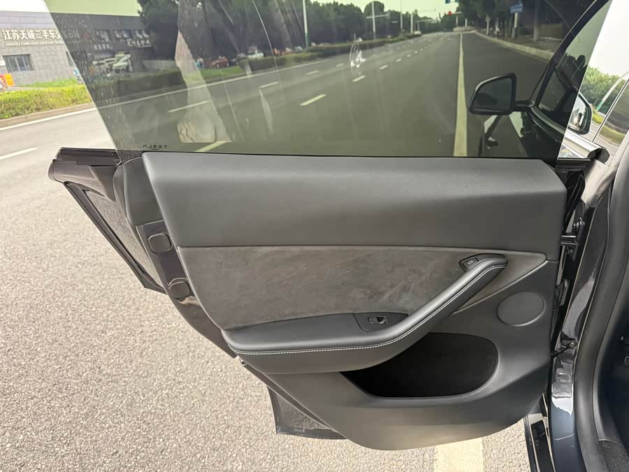 Model Y 2024 RWD - zdjęcie 12