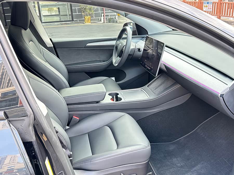 Model Y 2024 RWD - zdjęcie 12
