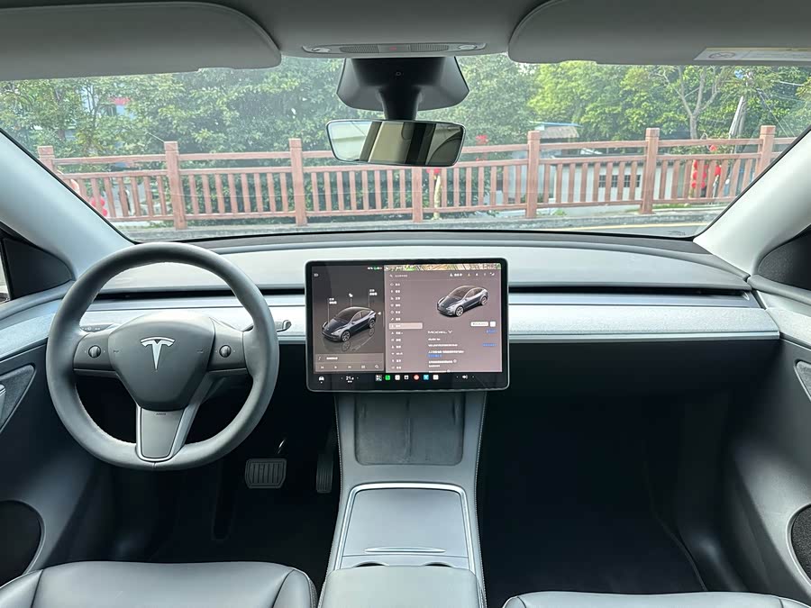 Model Y 2024 RWD - zdjęcie 14
