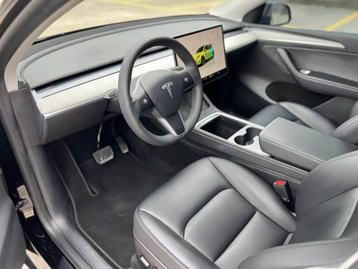 Model Y 2024 RWD - zdjęcie 15