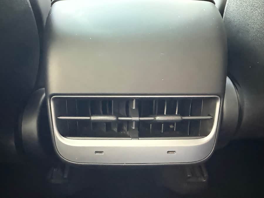 Model Y 2024 RWD - zdjęcie 17