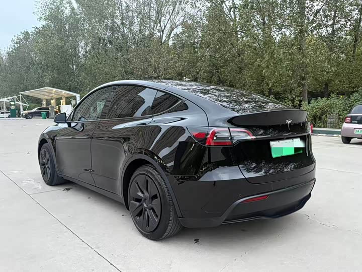Model Y 2024 RWD - zdjęcie 17