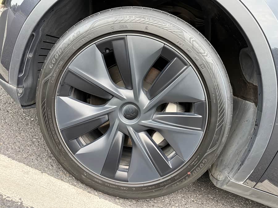 Model Y 2024 RWD - zdjęcie 18