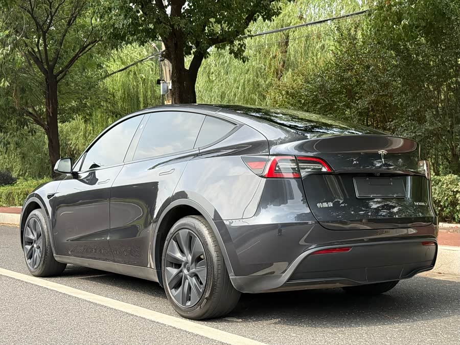 Model Y 2024 RWD - zdjęcie 3