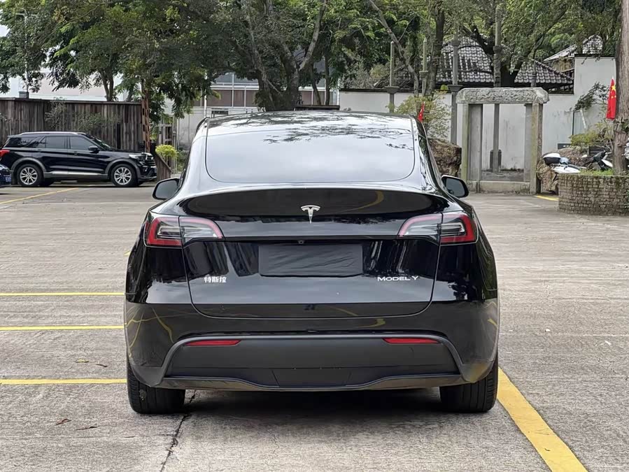Model Y 2024 RWD - zdjęcie 4