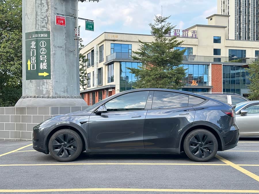 Model Y 2024 RWD - zdjęcie 4