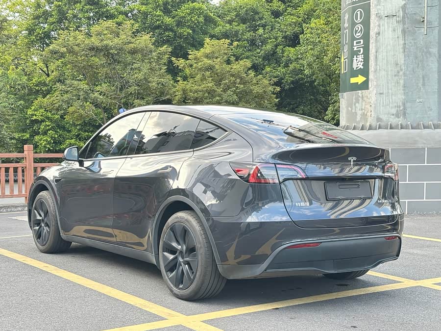Model Y 2024 RWD - zdjęcie 5