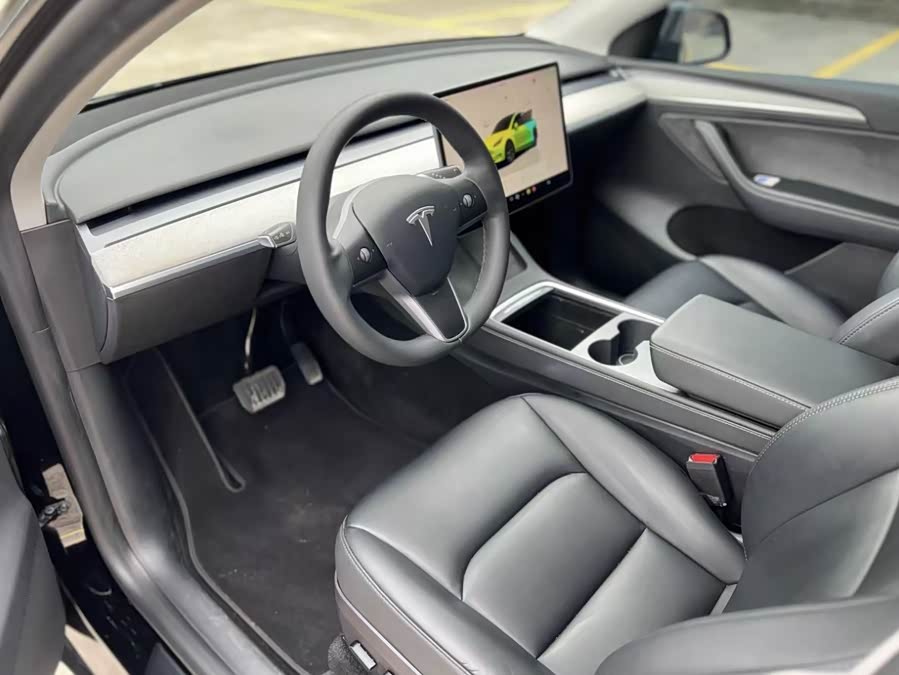 Model Y 2024 RWD - zdjęcie 6