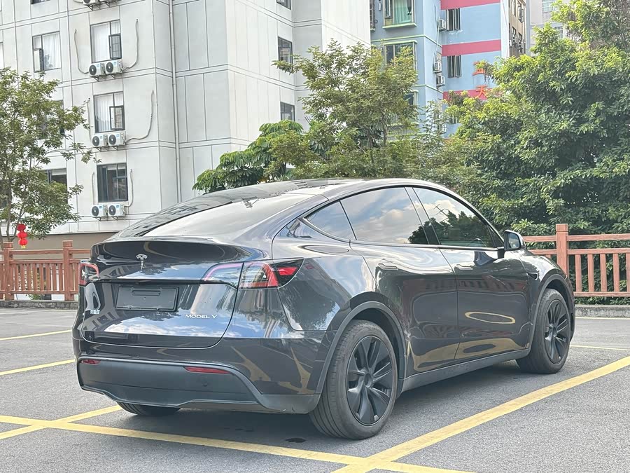 Model Y 2024 RWD - zdjęcie 7