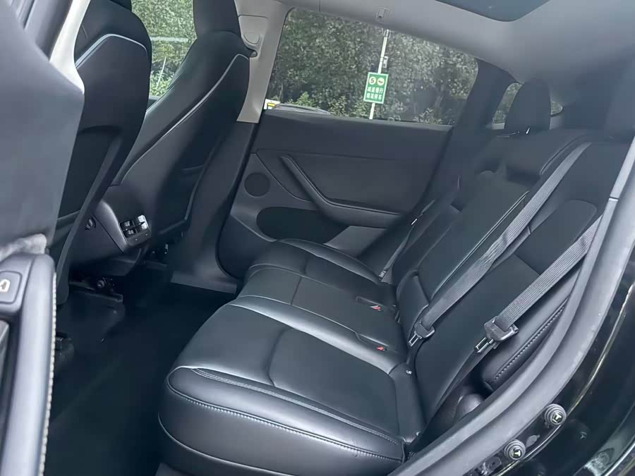 Model Y 2024 RWD - zdjęcie 8