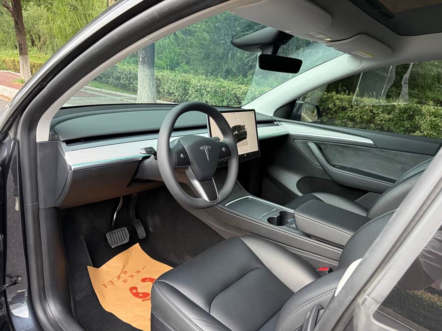 Model Y 2024 RWD - zdjęcie 10