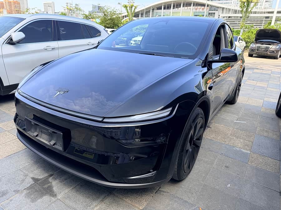 Model Y 2025 RWD - zdjęcie 1