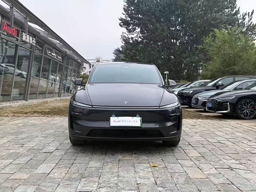 Model Y 2025 RWD - zdjęcie 2