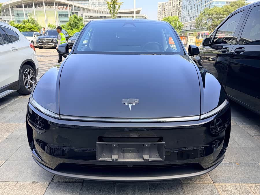 Model Y 2025 RWD - zdjęcie 2