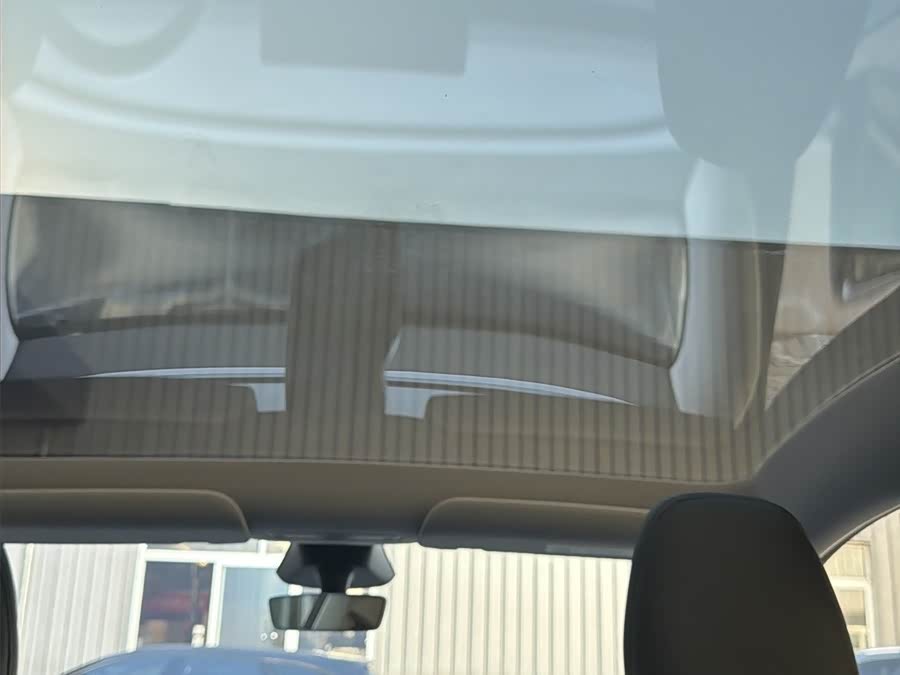 Model Y 2025 RWD - zdjęcie 15