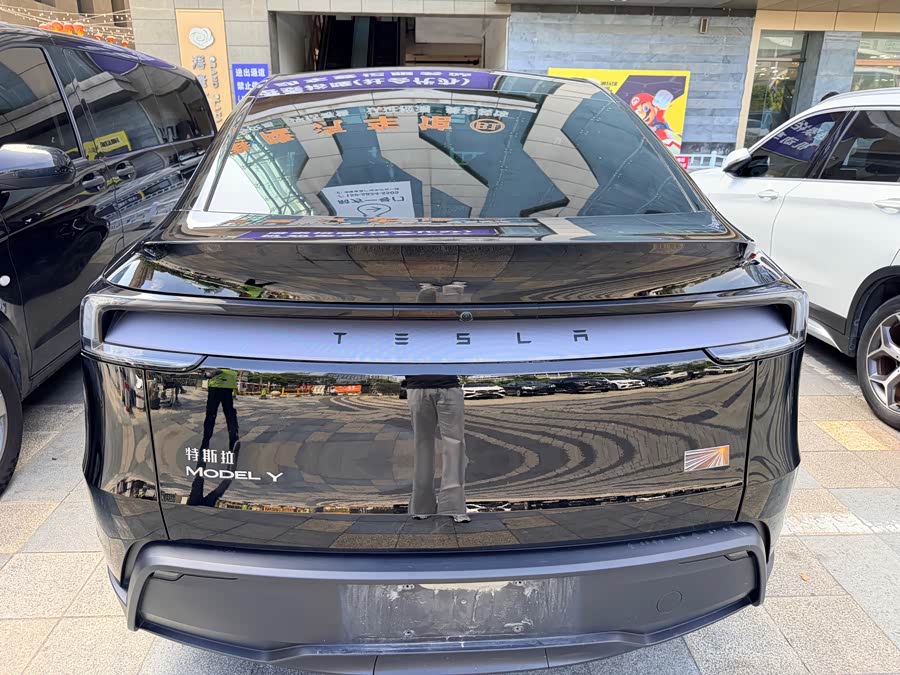 Model Y 2025 RWD - zdjęcie 15