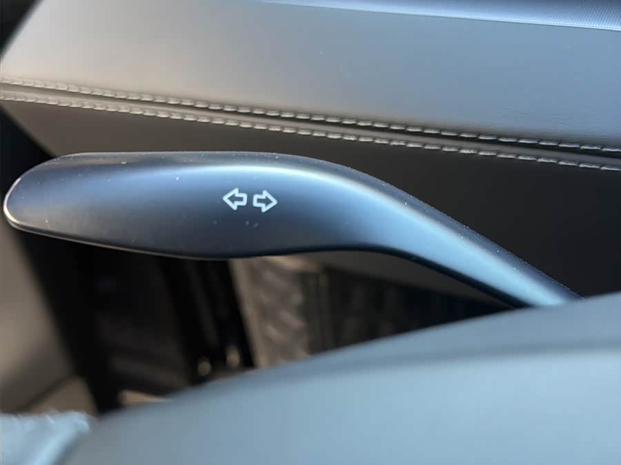 Model Y 2025 RWD - zdjęcie 19