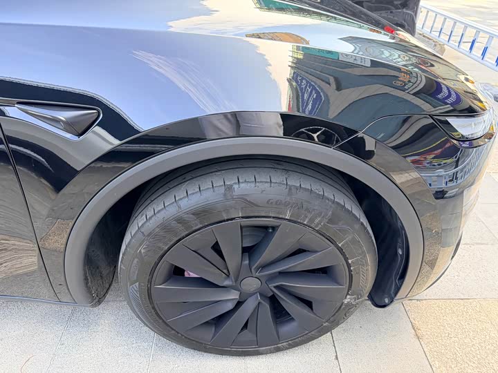 Model Y 2025 RWD - zdjęcie 19