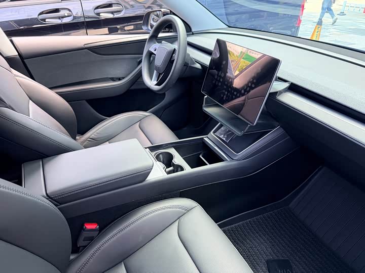 Model Y 2025 RWD - zdjęcie 20