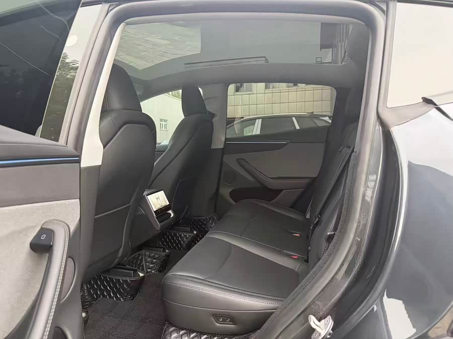 Model Y 2025 RWD - zdjęcie 6