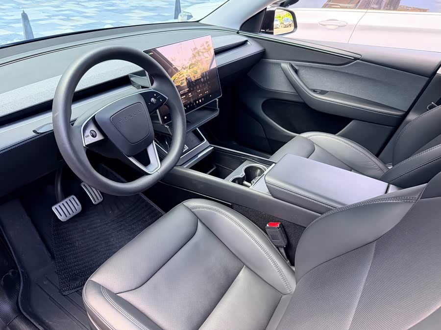 Model Y 2025 RWD - zdjęcie 6