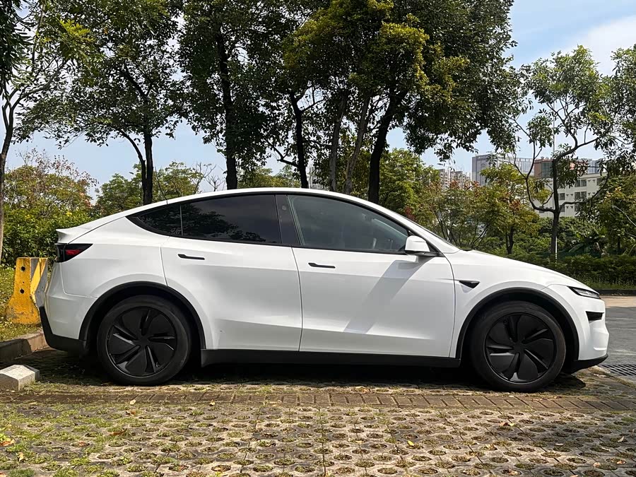 Model Y 2025 RWD - zdjęcie 7