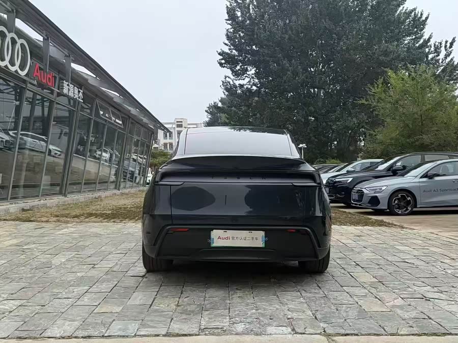 Model Y 2025 RWD - zdjęcie 8