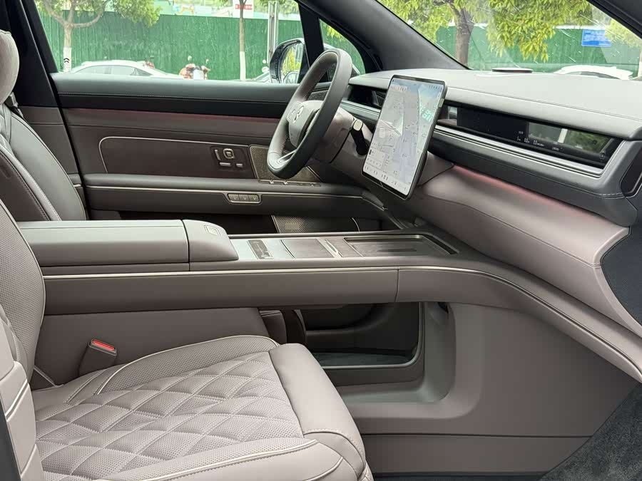 NIO ES8 2026 6-Seater Executive Luxury - zdjęcie 14