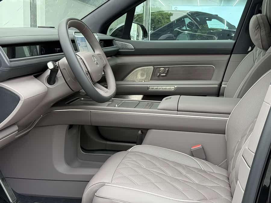 NIO ES8 2026 6-Seater Executive Luxury - zdjęcie 9
