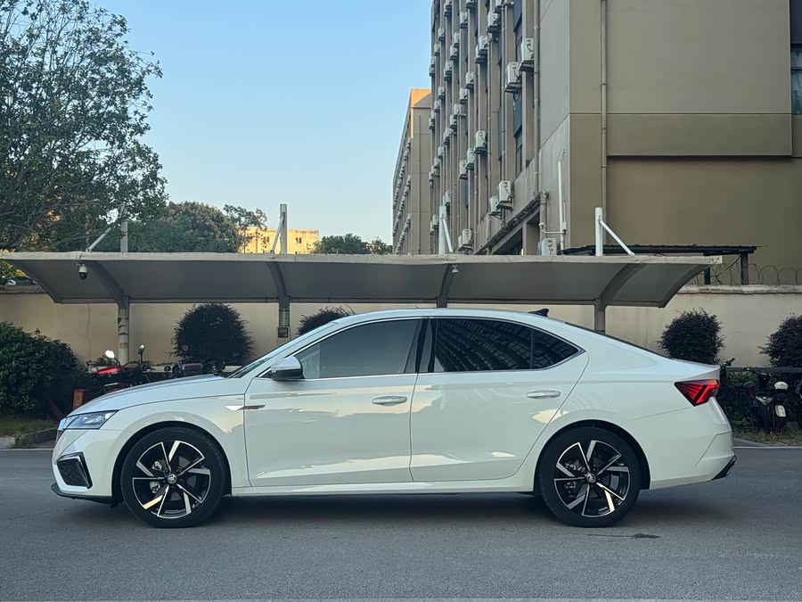 Octavia 2023 Pro TSI280 Luxury - zdjęcie 8