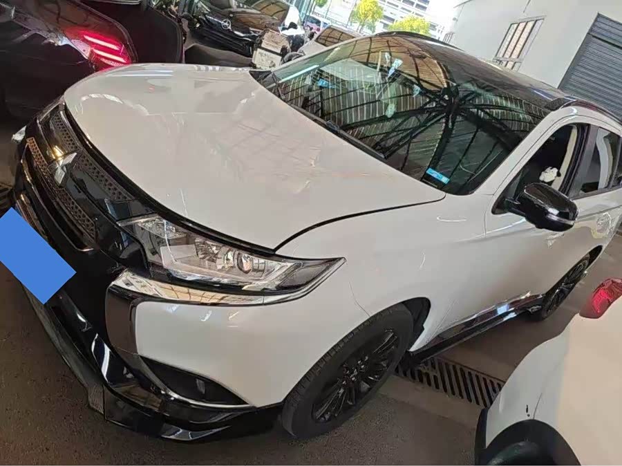 Outlander 2021 2.0L 2WD Sport Edition 5-Seater - zdjęcie 1